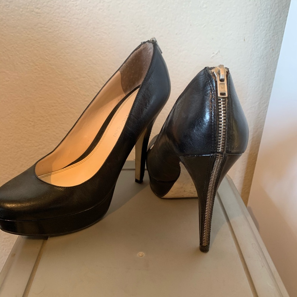 Enzo Angiolini Pumps with zipper detail